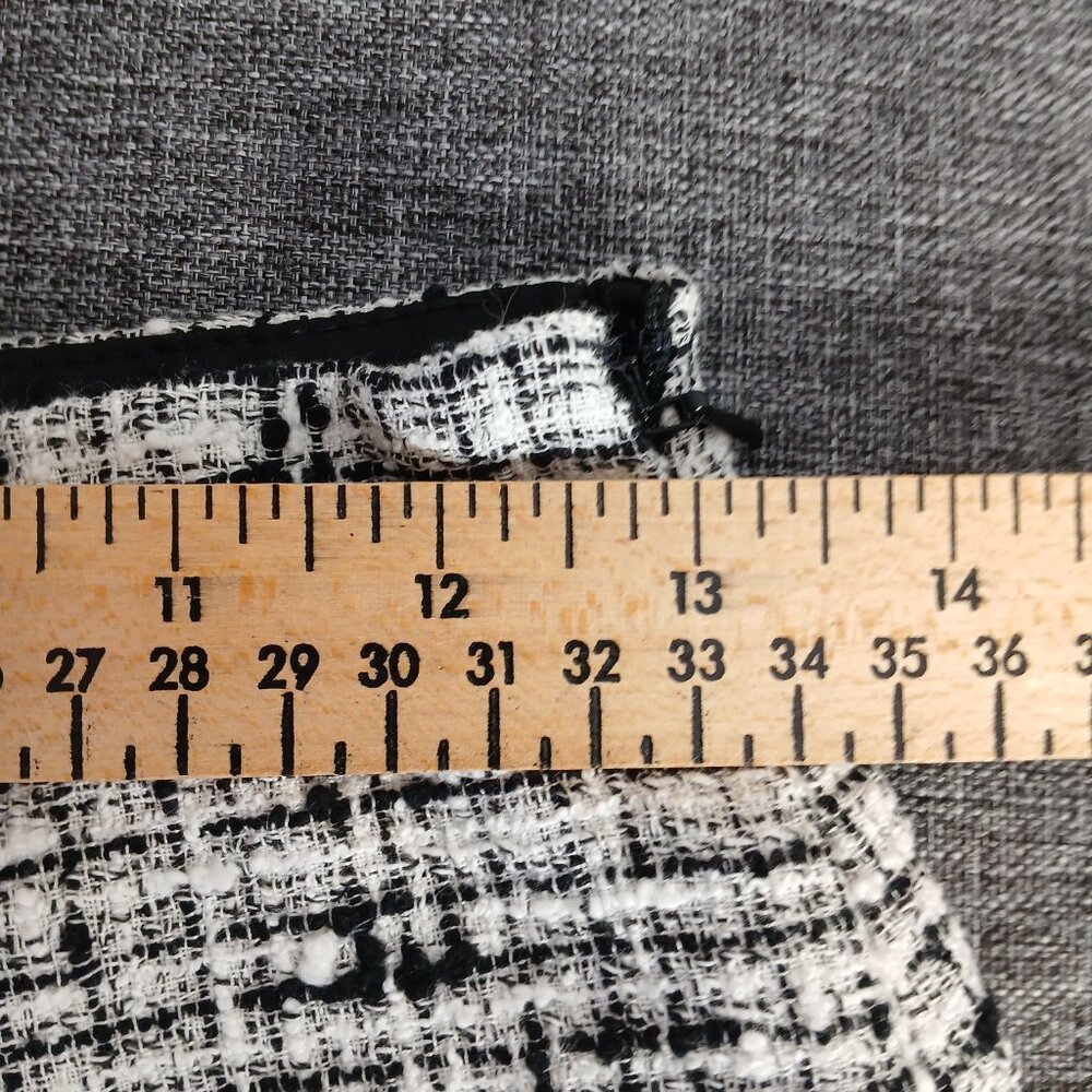 Babaton by Aritzia Tweed Mini Skirt Women Size 4 Black White Career Classic - Picture 5 of 8